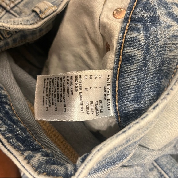 Woman’s size 6 American Eagle Acid Wash Skinny Jeans - Picture 5 of 5